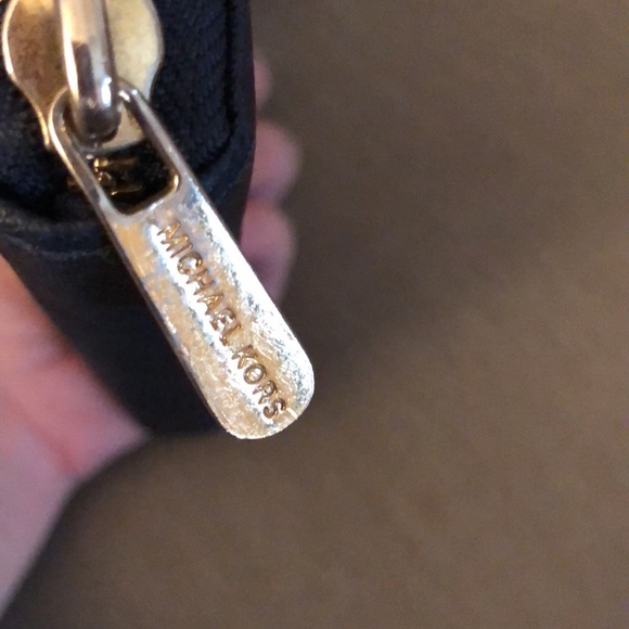 MK wallet - Picture 3 of 4